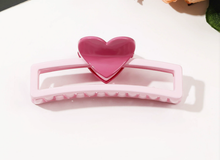 Load image into Gallery viewer, Cute Heart Hair Claw