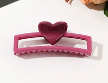 Load image into Gallery viewer, Cute Heart Hair Claw