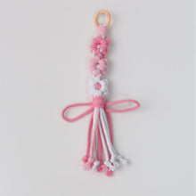 Load image into Gallery viewer, Hand-woven Daisy Flower Keychain