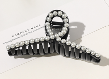 Load image into Gallery viewer, Pearl Hair Claw
