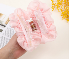 Load image into Gallery viewer, Floral Chiffon Hair Claw
