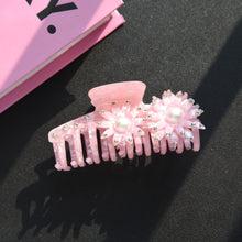 Load image into Gallery viewer, Flower Hair Claw

