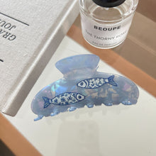 Load image into Gallery viewer, Ocean Animal Hair Claw

