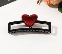 Load image into Gallery viewer, Cute Heart Hair Claw
